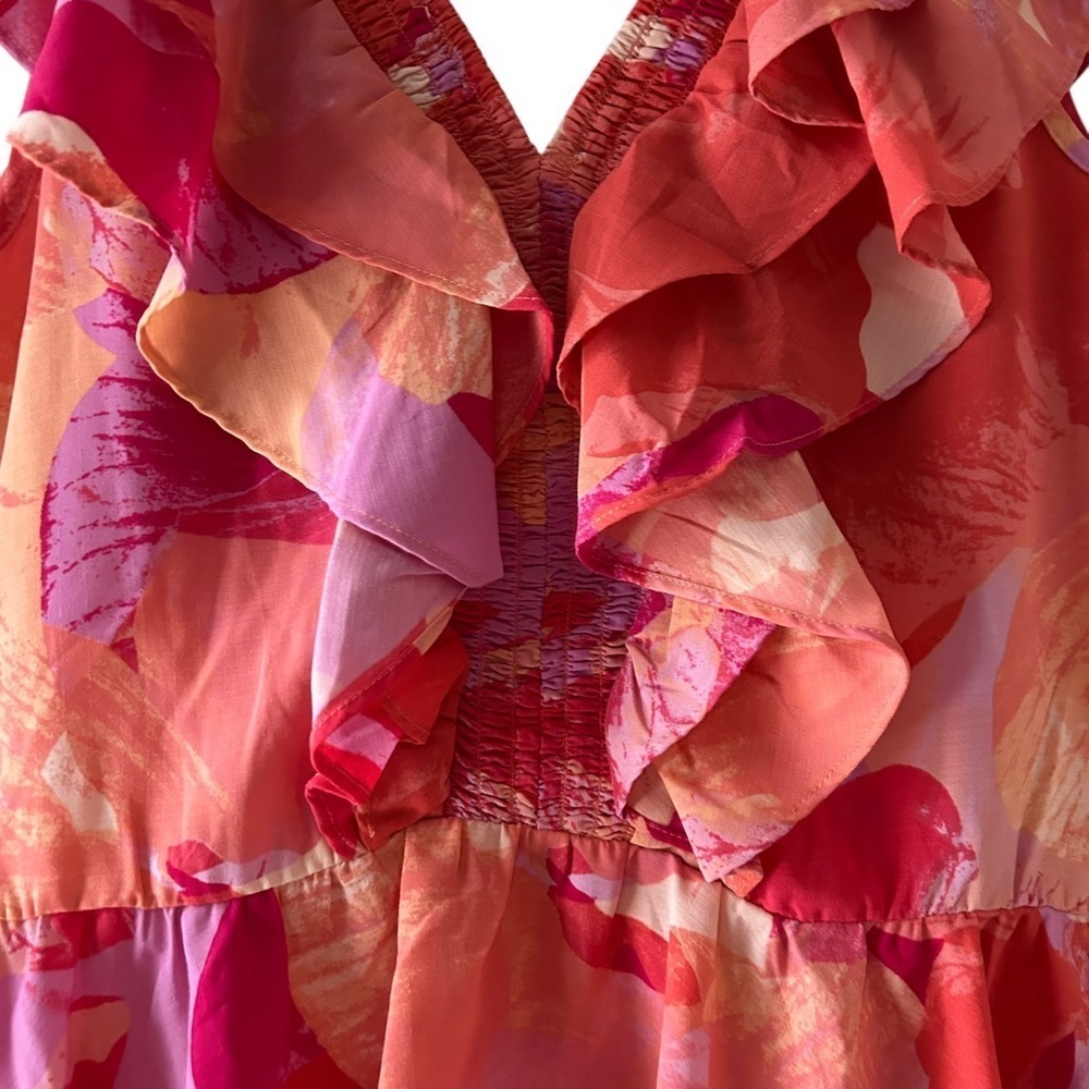 SOFIA XL floral V neck smocked frame ruffle top - Picture 2 of 10